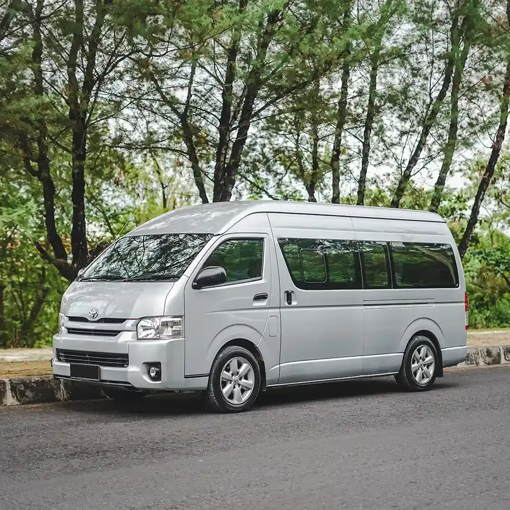 A HiAce van of the kind used for door-to-door collection in Bali